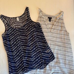 Old Navy Navy and Gray Patterned Tank Tops